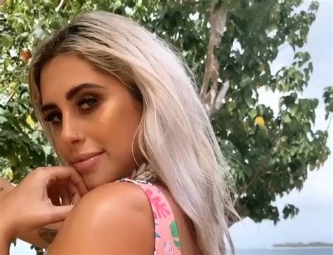 Instagram Influencer Ariella Nyssa Praised For Sharing Real Bikini