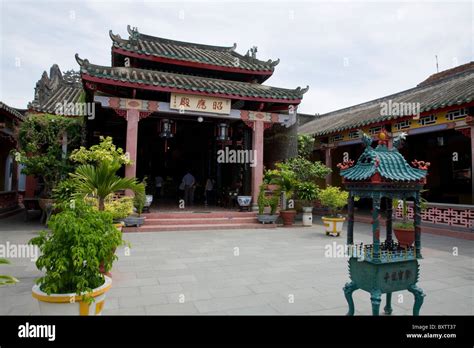 Hainan Chinese Temple Hoi An Vietnam Asia Stock Photo Alamy