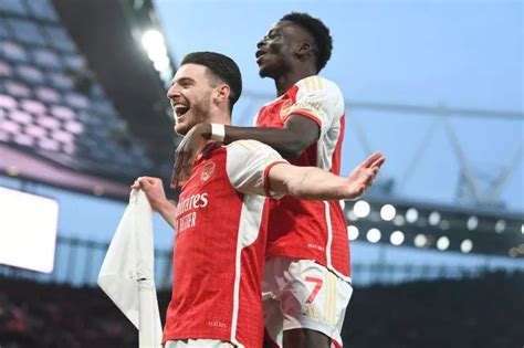 Arsenal given brutal Premier League title prediction after Man City ...