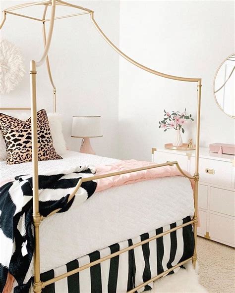 19 Amazing Glam Bedrooms With Chic Style Glam Bedroom Glam Bedroom