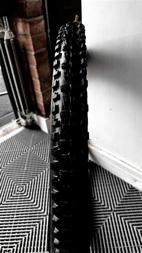 Maxxis Minion DHR II 29 X 2 4 Inch Tubeless Maxx Terra Tyre