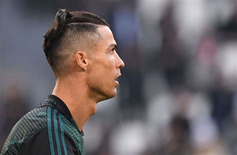 Fußballspieler Cristiano Ronaldo Mit Neuer Frisur Stuttgarter Zeitung