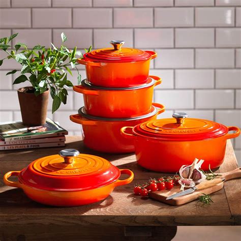 Le Creuset Vs Lodge Comparison Cooking Tips Reviews And Recipes