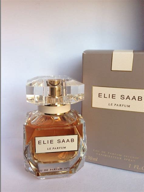 Elie Saab Le Parfum en versión Intense | Perfume scents, Fragrances ...