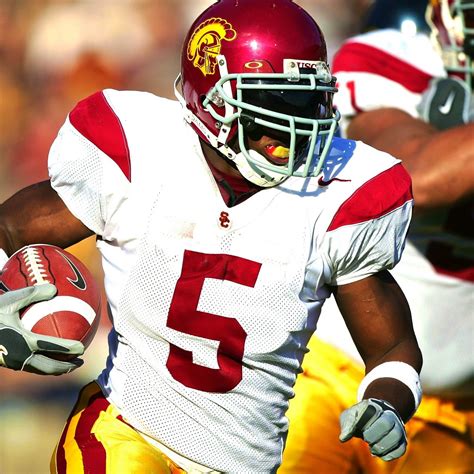 Heisman Heroes Watch Usc Star Reggie Bush Blaze Past Defenders Bleacher Report