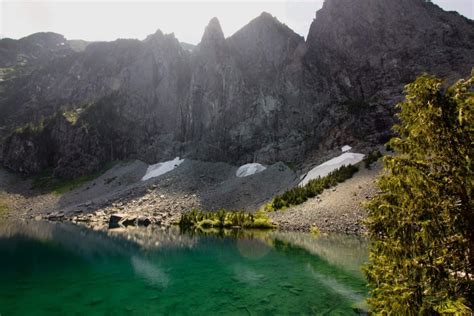 15 Spectacular Lake Hikes Near Seattle (For All Skill Levels)