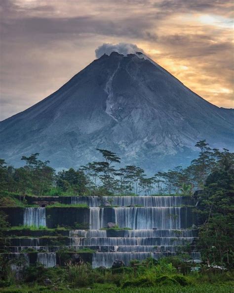 Mengenal Gunung Merapi Background Zoom Kantor - IMAGESEE