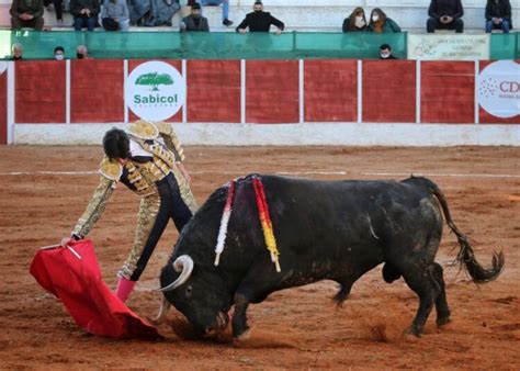 Esaú Fernández Tres Orejas Triunfador En Ossa De Montiel