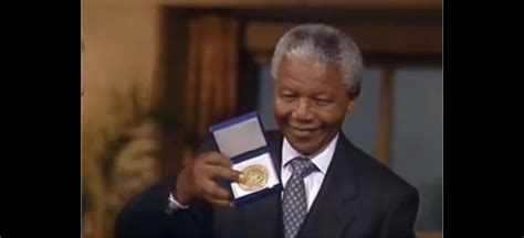 Video Así recibió Nelson Mandela el Premio Nobel de la Paz en 1993