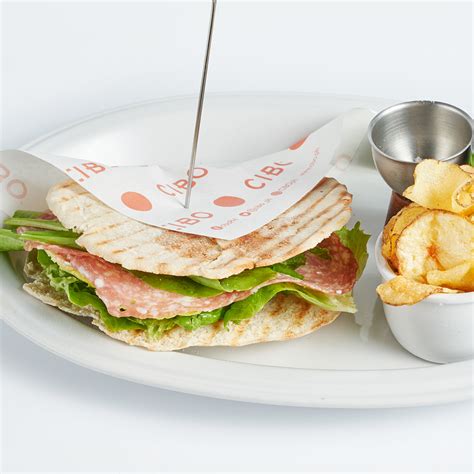 SALAMI.PANINO SALAME MILANO. – Cibo