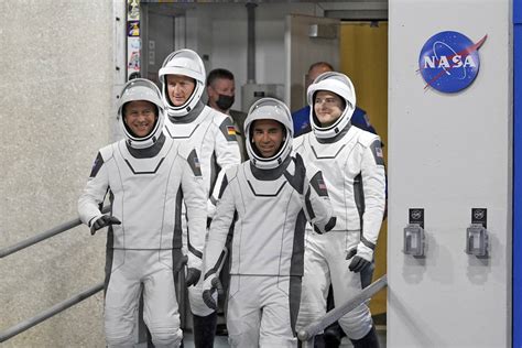 Nasa Env A Astronautas Al Espacio A Bordo Del Cohete Space X El