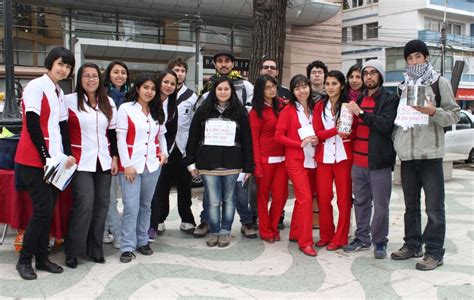 Universidad de Valparaíso Alumnas de Obstetricia de la UV realizan