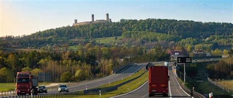 Nowe znaki drogowe na ekspresowej S7 Przydadzą się turystom w wakacje