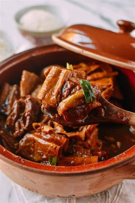 Pork Rib Stew With Foo Jook And Chee Hou Sauce The Woks Of Life