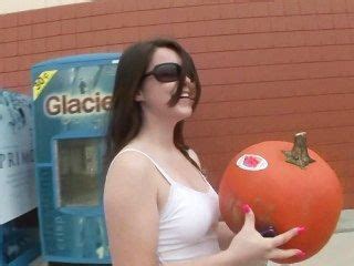 Flashing Hotntubes Porn