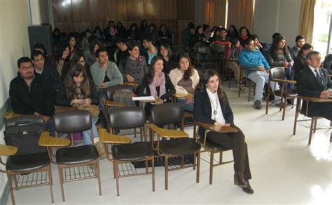 Poema de Pablo Neruda fue centro de análisis en conferencia de