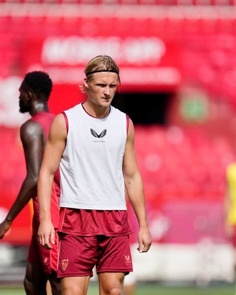 Sevilla FC on Twitter: "The new boy 🇩🇰 https://t.co/IusDCAGZT6" / Twitter