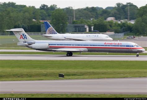 N477AA McDonnell Douglas MD 82 American Airlines Felipe Garcia