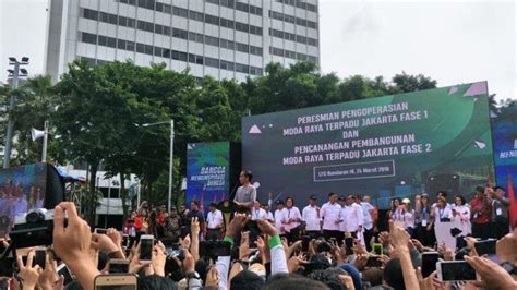 Mrt Pertama Di Indonesia Sah Diresmikan Warga Ramai Ramai Teriakkan