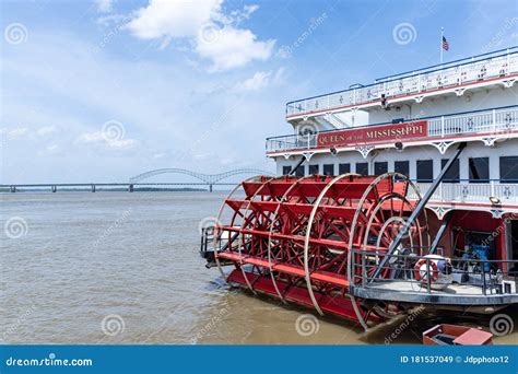 Queen of the Mississippi Riverboat in Daytime Editorial Stock Image ...