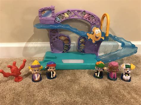 Bubble Guppies Rock And Roll Stage Lights And Sound Play Set With Figures