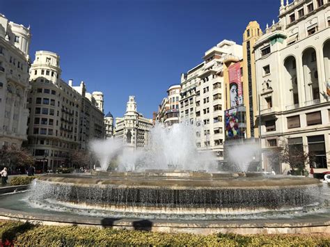 Plaza de Ayuntamiento - Valencia Getaway