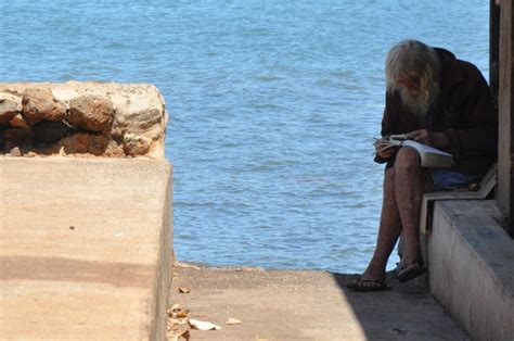 Homeless Man Reading His Bible Homeless Man Bible Homeless