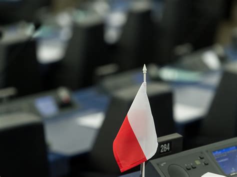 Eu Kommission Leitet Sanktionsverfahren Gegen Polen Ein Ch