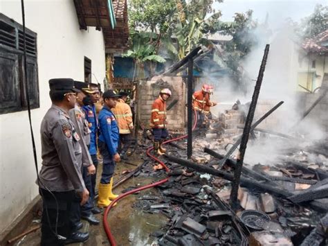 Rumah Semi Permanen Di Pringsewu Ludes Dilalap Sijago Merah