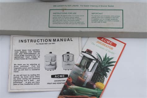 Acme Juicerator 5001 fruit & vegetable juicer, complete w/ instruction manual