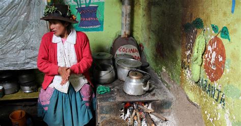 Cocinar con leña una práctica que nos daña tanto como el humo de los