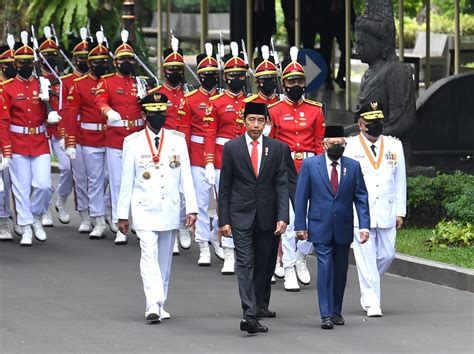 Lebih Dekat Melihat Detik Detik Pelantikan Gubernur Dan Wagub Diy