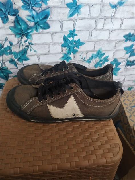 Macbeth Elliot Tom Delonge Fesyen Pria Sepatu Sneakers Di Carousell