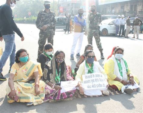 Bharat Bandh In Jamshedpur Evokes Lukewarm Response With Stray