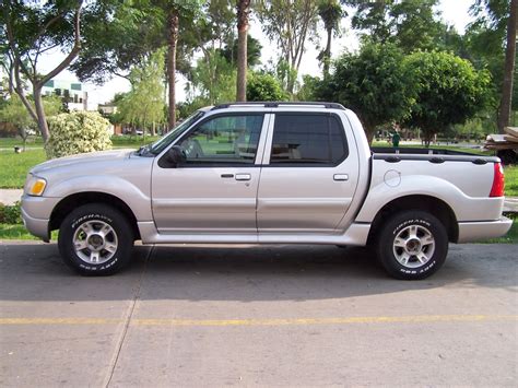 2004 Ford Explorer Sport Trac - Information and photos - MOMENTcar