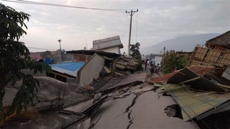 Berada Di Ring Of Fire Ini 8 Gempa Dahsyat Yang Guncang Indonesia