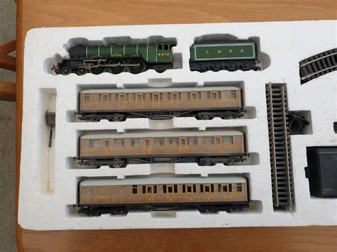 Hornby Gauge Flying Scotsman Model Train Set R Ebay