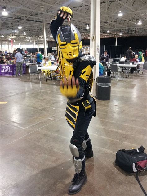 Cyrax (Mortal Kombat) Costume for Cosplay & Halloween | Mortal kombat costumes, Mortal kombat ...