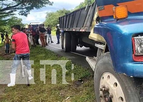 Impactante choque de camiones deja un herido y daños materiales en