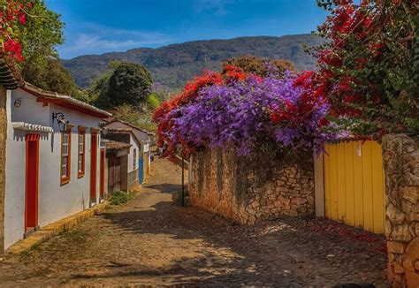 Primavera é período ideal para visitar Tiradentes MG