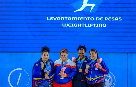 Naryury Pérez conquistó oro y plata en el levantamiento de pesas El