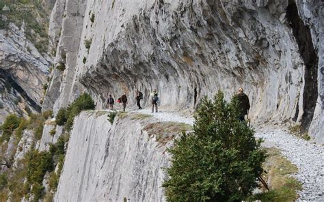 Etsaut Le Chemin De La M Ture Ferm Cause De Chutes De Pierres La