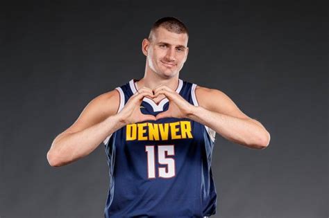 Jokic Y Su Amor Por Los Caballos Que Sorprende En La Nba