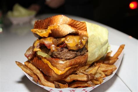 Behemoth Burger – Grill ‘Em All Burger Truck – Los Angeles, CA | BurgerJunkies.com