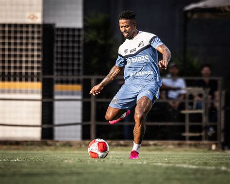 Santos anuncia que irá fazer jogo treino na Vila Belmiro mas