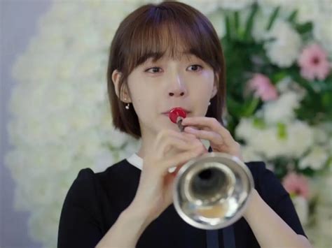 Chuyện thị trấn nhỏ tưởng flop mà hot bất ngờ lượt xem tăng 368 nhờ cặp chị em lệch 6 tuổi vẫn