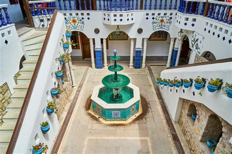 Water Fountain in a Concrete Building · Free Stock Photo