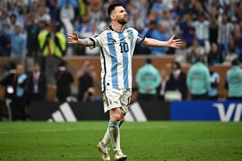 Rg O Convida Messi A Colocar Os P S Na Cal Ada Da Fama Do Maracan