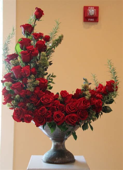 Red Rose Arrangement In A Vase