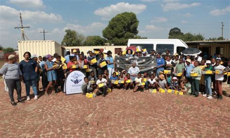 Thusong Donates 200 School Shoes To Emthonjeni Sedibeng Ster